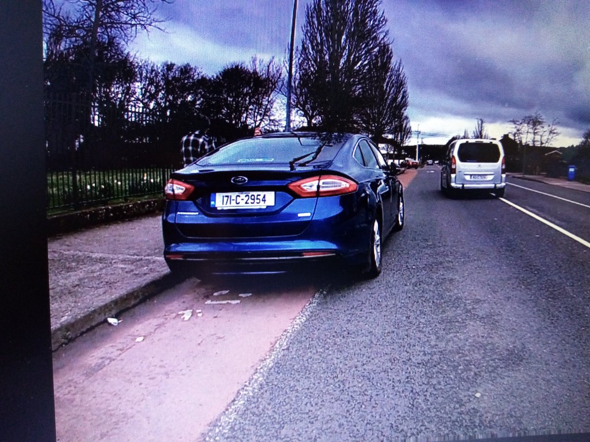 Dee62412965's tweet photo. Cars "parked" on double yellow lines at tge lough forcing my 7 year old out into traffic 😠 and the regular sight of cars "parked" on the vickers road cycle lane 🙄#badparkingcork #ibikecork #cyclingcork https://t.co/G5COxL8Cqe