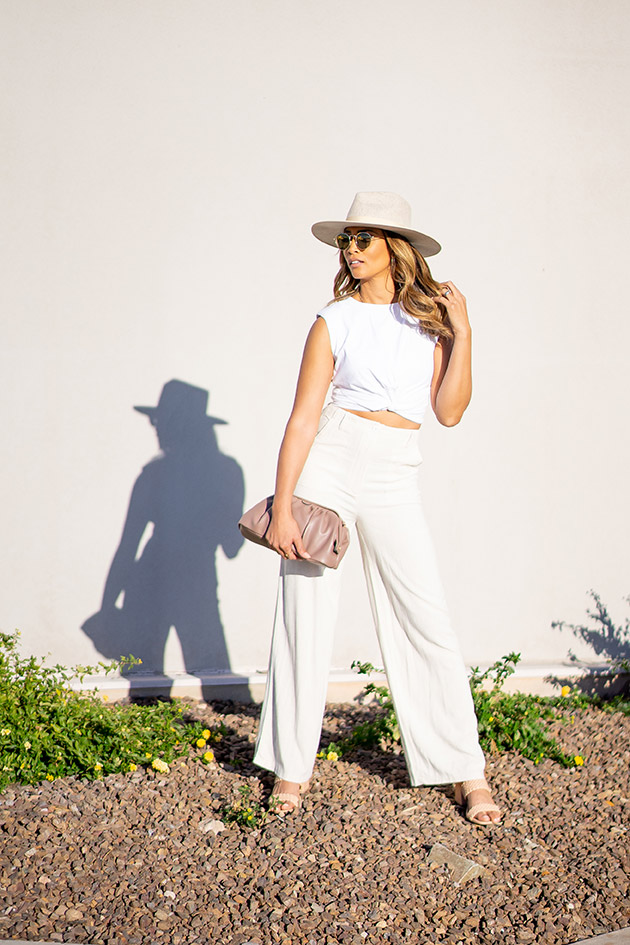 FashionDistPHL's tweet image. Check out this #SpringTrend – Baggy is Best! Find yourself a new pair of wide stride pants at @express @hm @Forever21.  For more seasonal inspo visit our Spring Trend Guide and find out where to buy the looks: fashiondistrictphiladelphia.com/SpringTrends