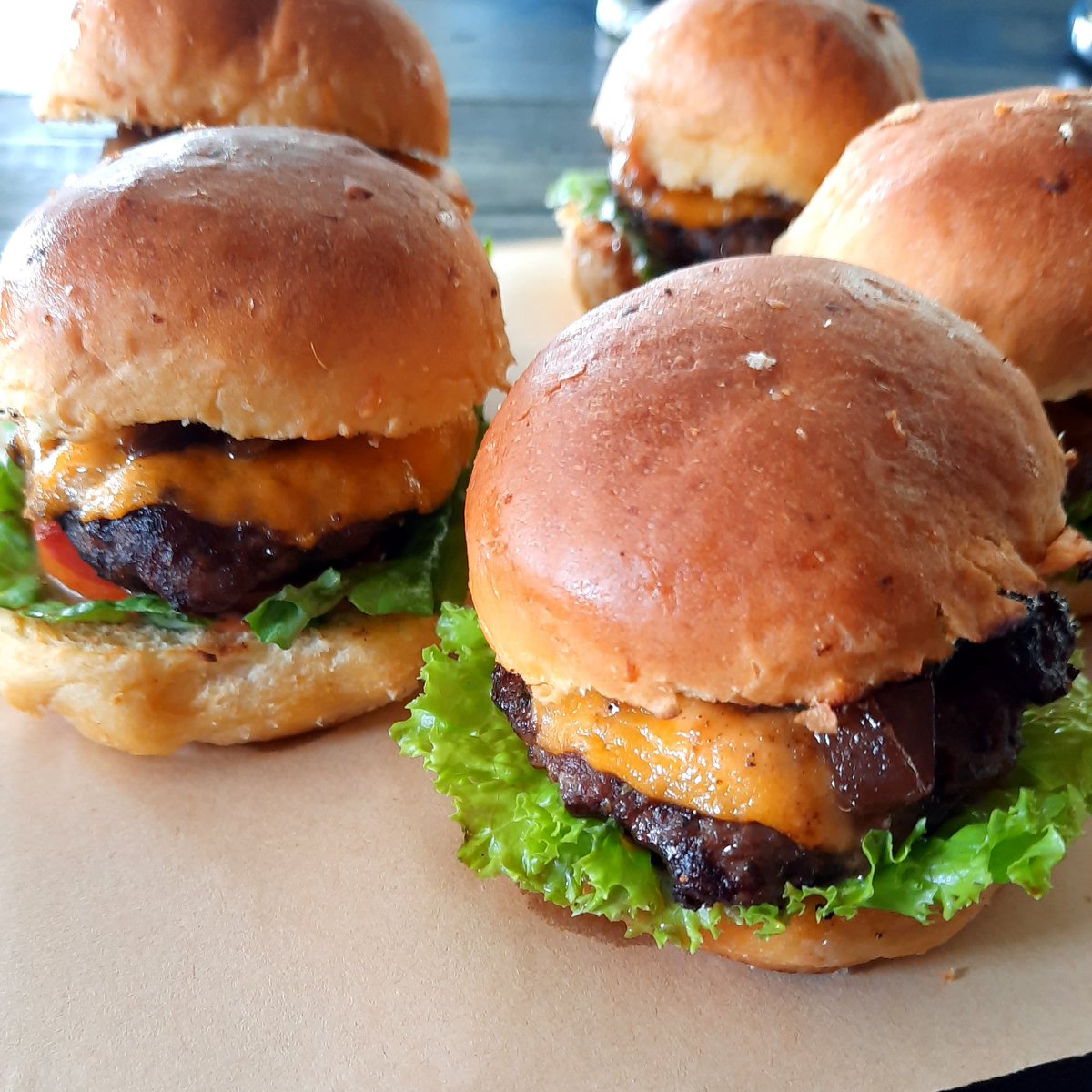 CHOMADrw's tweet photo. Happy Monday #RwOT
Don't forget to treat yourself to some of our tasty #BigBites options
#CheeseSteakSandwich🌯
#CheeseBurgerSliders🍔
#PorkRibs 🍖
#HaveYouBeenChomad
#Eat #Drink #Chill https://t.co/8Fq77GcmyY