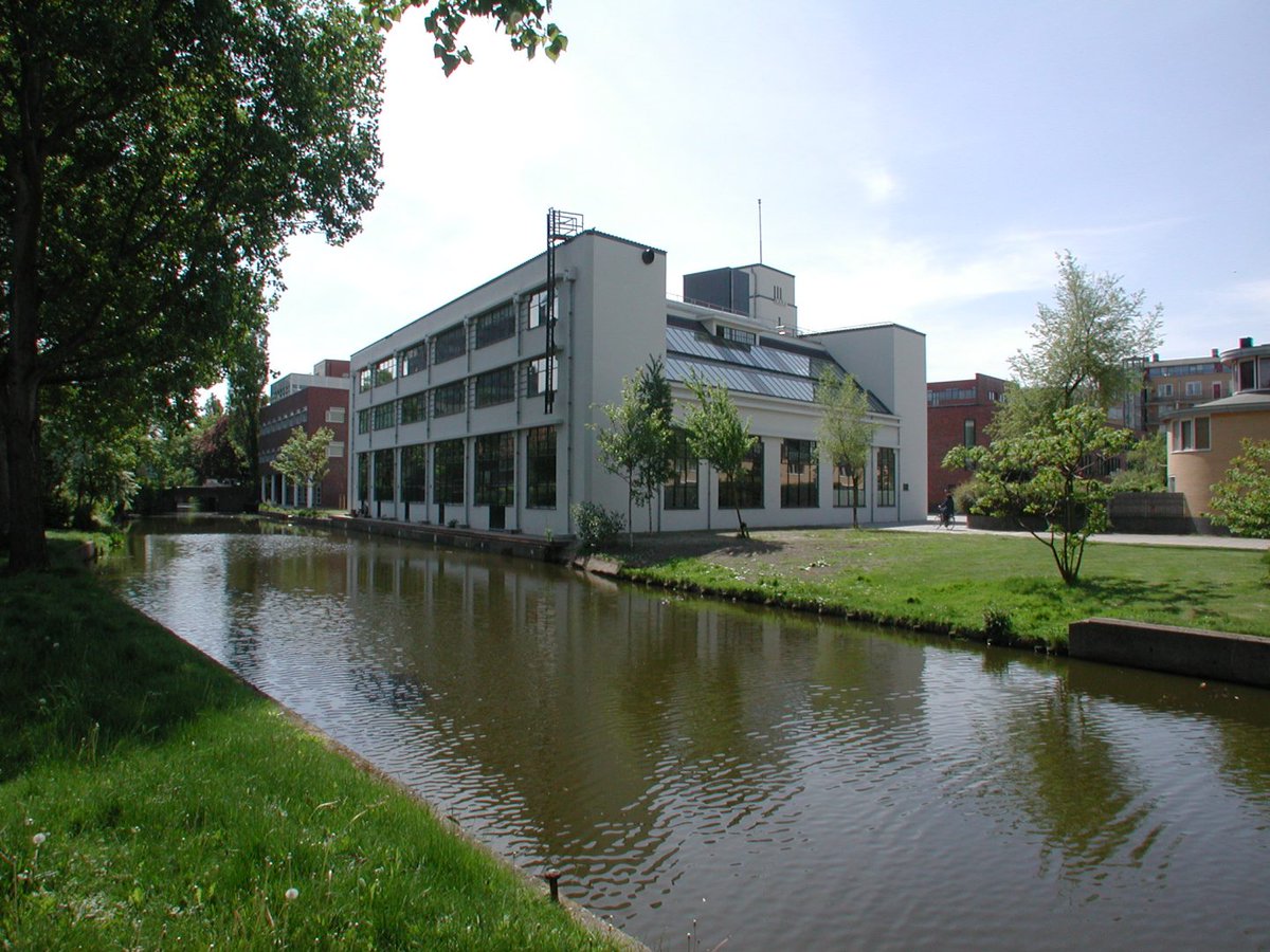 ZijlstraSchippr's tweet photo. 22 #Lofts in #Zaans #industrieel #erfgoed! @ZijlstraSchippr was in 2003 verantwoordelijk voor het #transformeren van deze voormalige #fabriek - 1929 Maison d’ Essence #architecten #architect #architectuur #transformatie #herbestemming #vastgoed #monument #renovatie #noordholland https://t.co/go8sjk1Ehf