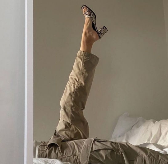 One leg into the weekend!
miista.com/marlo-ivory-sn…