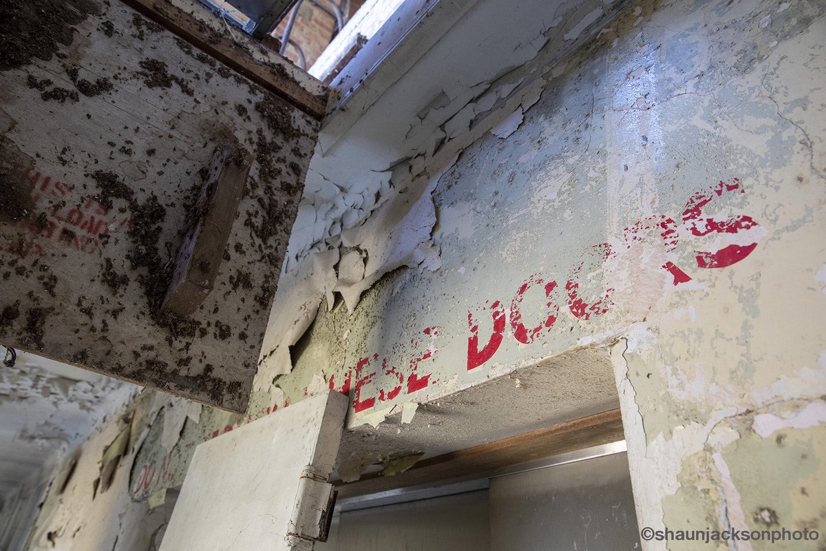 shaunjackphoto's tweet photo. Inside the Louise Margaret Hospital in Aldershot. Photographed for Grainger Plc in September 2019 before renovation started by Weston Homes. #graingerplc #westonhomes #wellesley #aldershot #rushmoor #photographer #renovation #urbex #grime_lords #savethedecay #urbanlandscape https://t.co/Q2LPoUzgRY