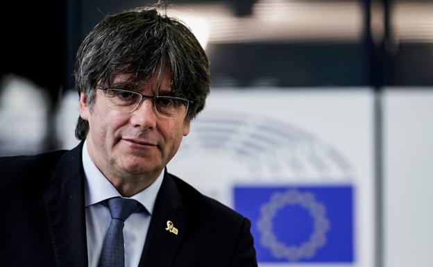 🔴🔴 ÚLTIMA HORA:
Carles Puigdemont es presenta com a candidat a la presidència de Madrid.
