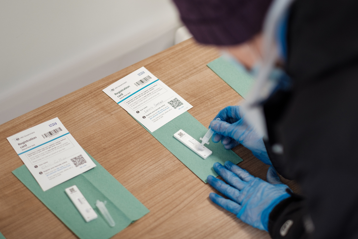 discoverhg's tweet photo. Escaping the home office to take some photography of a client undertaking #covid lateral flow testing for their employees.
https://t.co/9h2qTKpSal #covid19 #lateralflow #covidtest https://t.co/GSAhSzM8rP