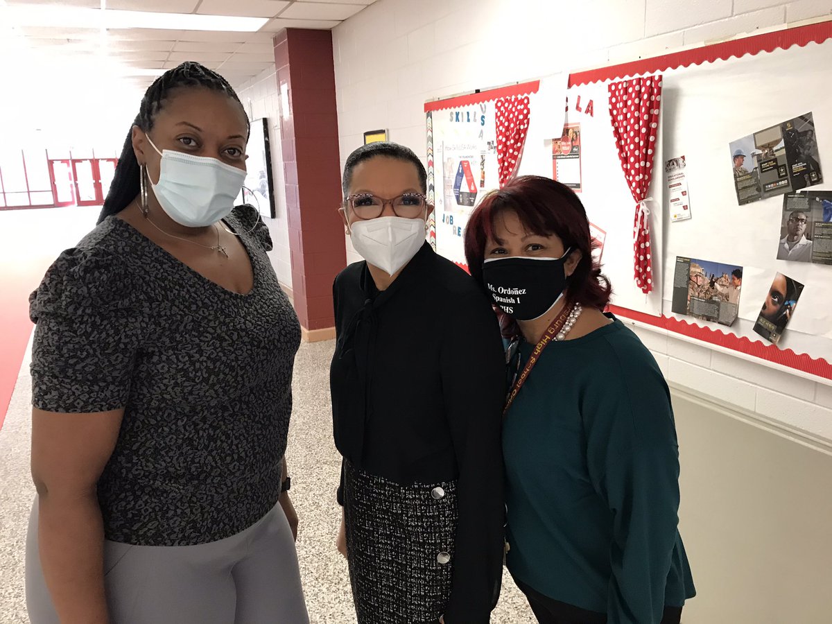 pcps_va's tweet photo. We’re back! @PHS_CrimsonWave https://t.co/k3yTJzPoVz