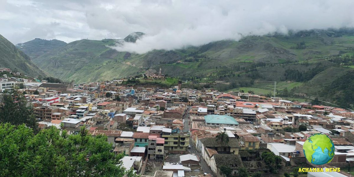AchambaN's tweet photo. #AchambaNews | Fotografía tomada desde el mirador de  Champistí del cantón Alausí. Imagen enviada por nuestra seguidora @MARCELI76937827.

 #AchambaConoce  #AchambaAlDía    #Alausí #MiradorDeChampistí https://t.co/Amgnv2d1Kz