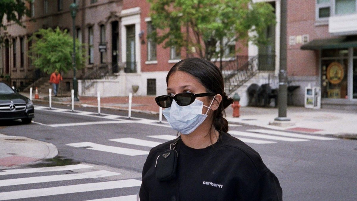 Seher Roychowdhury shares two series of photos in our latest reflections piece...

The first exemplifies Seher's keen eye for intricate urban landscapes whilst the second invites us to share in intimate moments of dancefloor driven unity.  

​View now at frontleft.org/seher-roychowd…