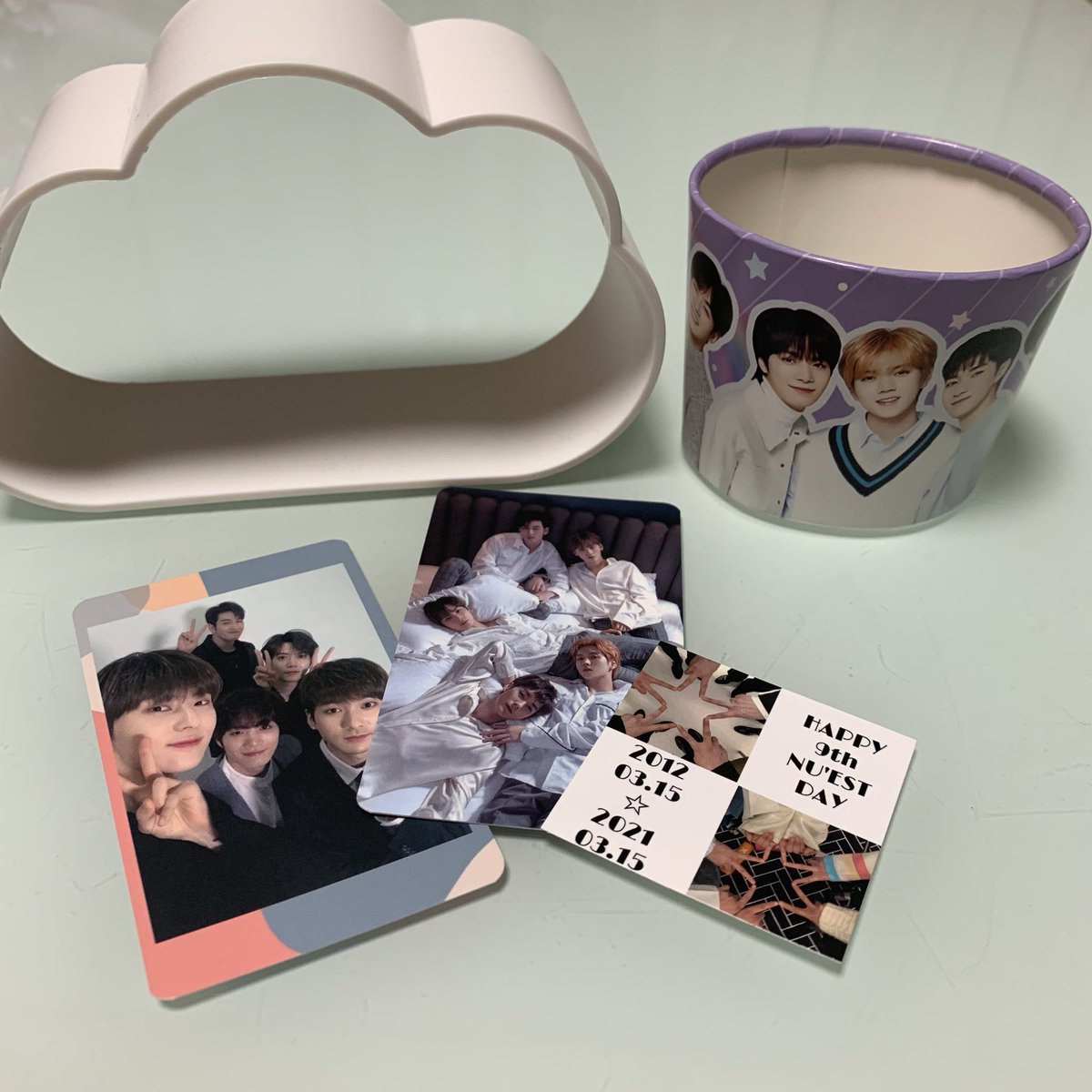 NUEST9THDAY's tweet photo. 只今から郵送販売を再開いたします！
下記のフォームよりご応募ください。
1セット400円(カプホ +トレカ2枚 +ステッカー)

https://t.co/FjcukFROPr

🌸今回こちらの正方形写真も一緒にお入れします！！！！
※絵柄はランダムです。なくなり次第終了になりますので、ご了承下さい。 https://t.co/AJxTFmRAvl