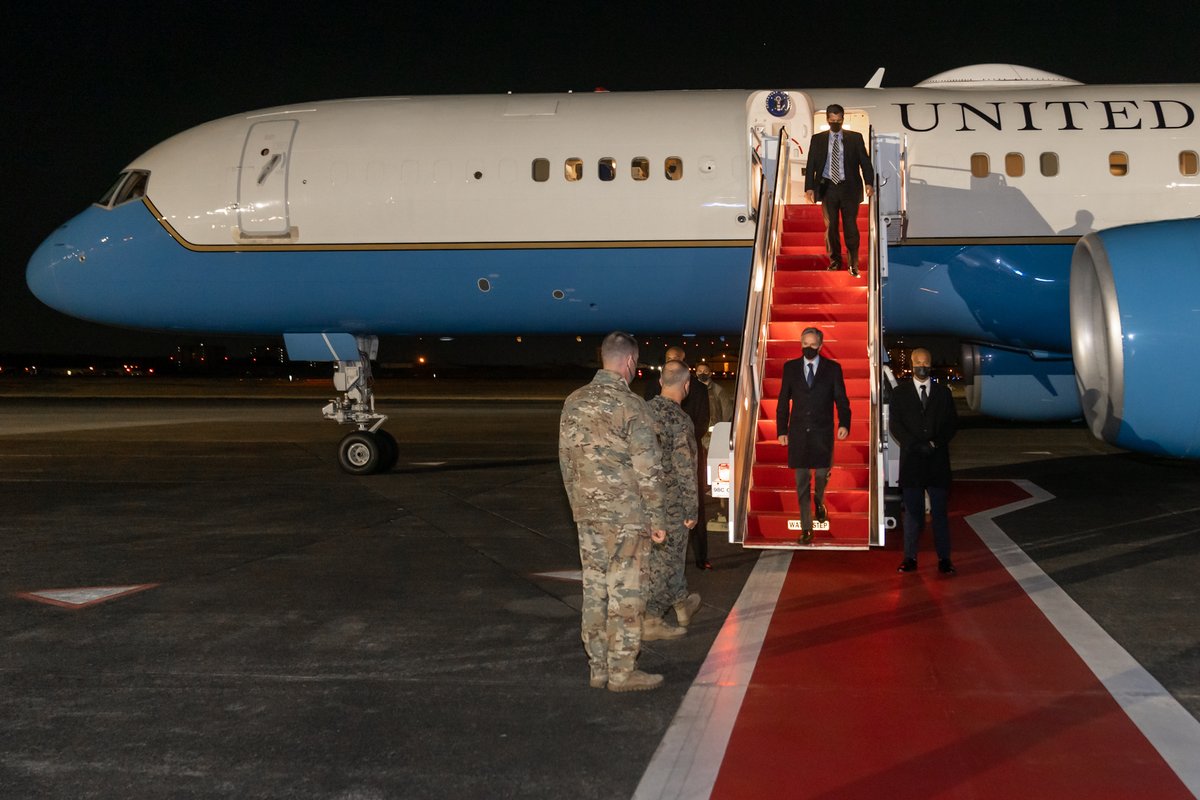 statedeptspox_a's tweet image. Wheels down with @SecBlinken at Yokota Air Base. Japan hosts approximately 55,000 U.S. service members—the largest contingent of U.S. forces outside the United States—underscoring that our Alliance is the cornerstone of peace, prosperity, and security in the region.