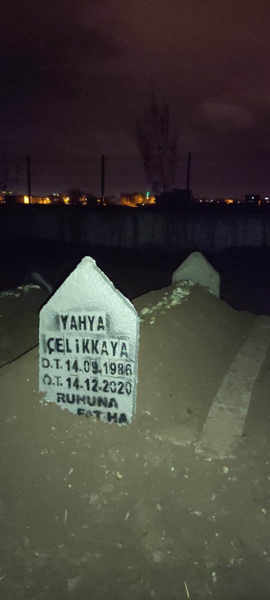 beykoyutekman's tweet photo. Karlıca İlkokulu Sınıf Öğretmeni iken 24.12.2020 tarihinde okul lojmanında vefat eden Yahya Çelikkaya'nın geride kalan ailesine destek olmak amacıyla valilikten  yardım kampanyası izni alınmıştır. Kampanya hesap numarası TR55 0001 0004 7744 6762 1750 16 Tekman Ziraat Bankası https://t.co/XzBCUb9aUa