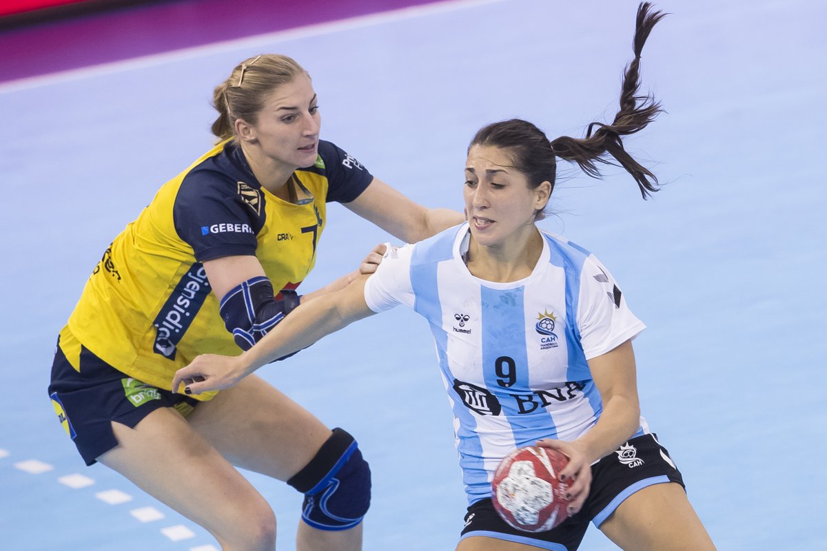 PREOLÍMPICO | Se adelanta una hora el partido del domingo ante España. El cronograma de partidos de La Garra queda conformado de la siguiente forma:

Viernes 19 | Libre
Sábado 20 | 14:15 - 🇸🇪 Suecia vs. Argentina 🇦🇷
Domingo 21 | 15:30 - 🇦🇷 Argentina vs. España 🇪🇸

#Tokyo2020