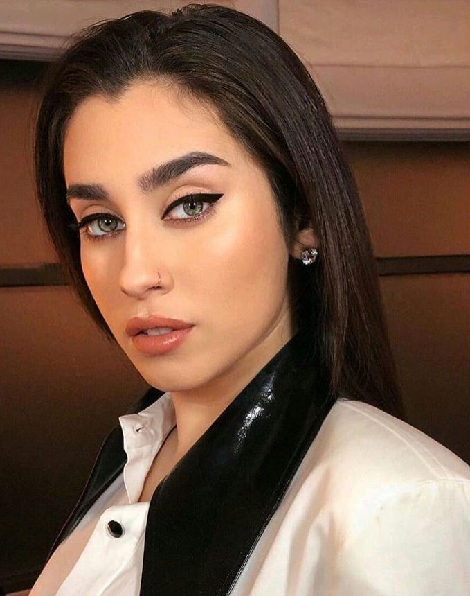 lmjcolombia_'s tweet image. Feliz inicio de semana coven!! Que dicen sí comenzamos el día haciendo stream y compartiendo el perfil de Lauren con amigos, compañeros, familiares? Vamos muy juiciosos a seguir 🤠

open.spotify.com/artist/3J0BpFV…