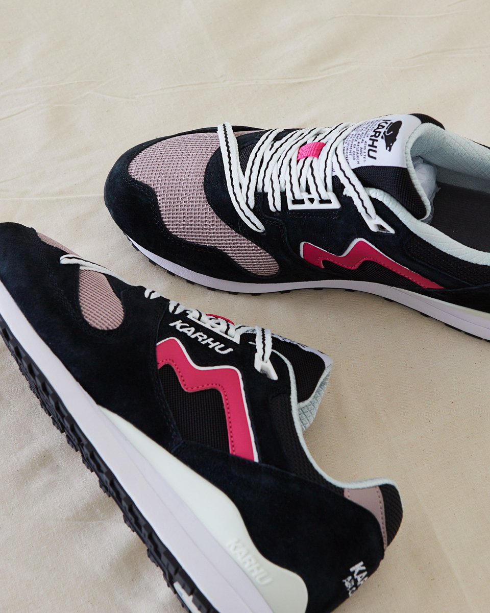 hanonshop's tweet photo. Karhu Synchron Classic is available to buy ONLINE now!
#hanon #karhu #karhusynchron 
https://t.co/VGWPOiVJvX https://t.co/ESX8fvWZZK