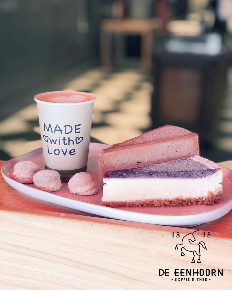 Heb jij een strippenkaart van De Eenhoorn? Goed nieuws; het is tijdelijk mogelijk om ook een lekker stuk taart hiermee te halen! 🍰☕ Neem een bakje mee en geniet. 🥰