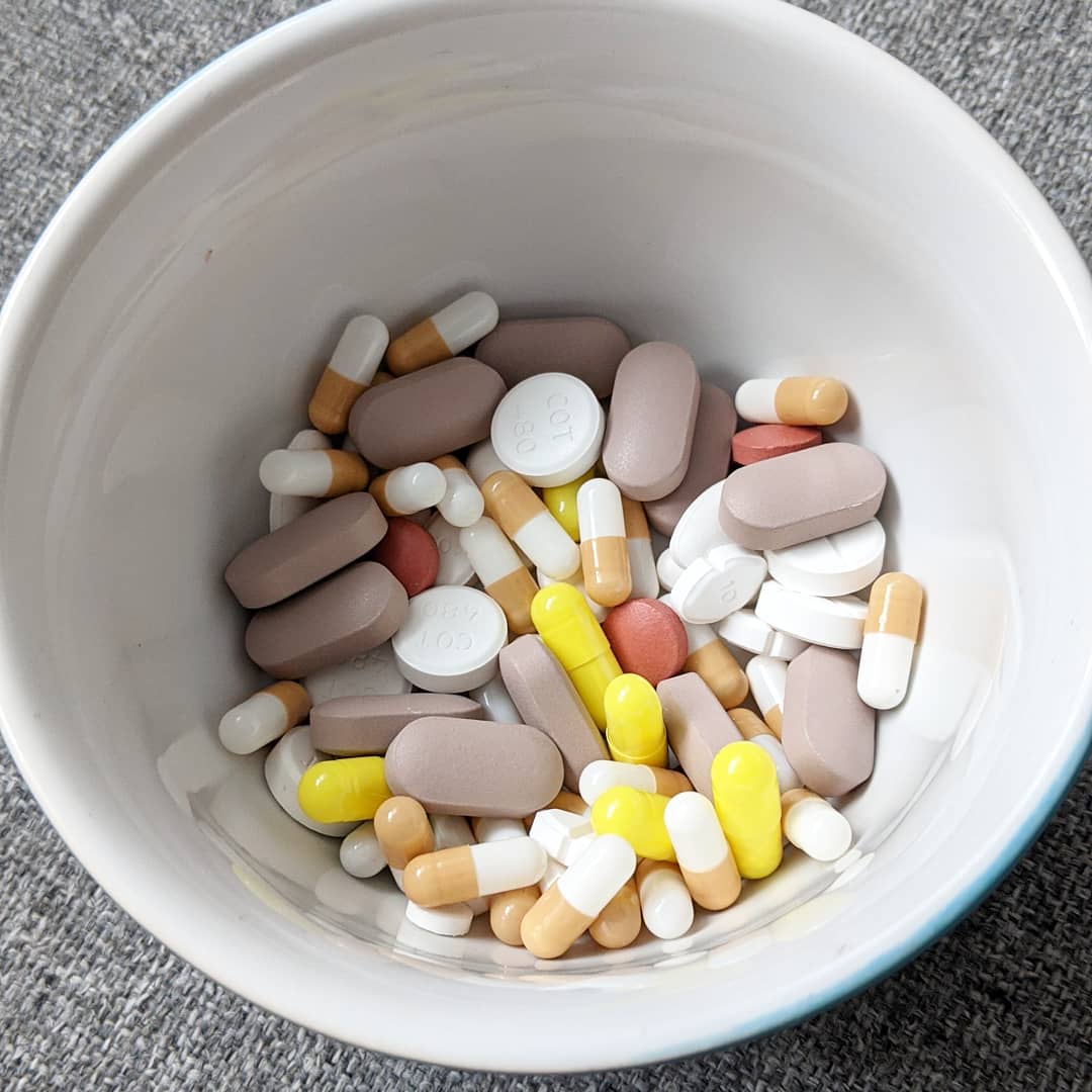 💊NEW VIDEO COMING SOON! 💊

Currently making a video about all the tablets I take 2 years on from my transplant - I've somehow ended up with a bowl full of them! 😂

How many tablets do you think I'm taking each week? 🤔

youtube.com/c/TransplantFi…

#TeamKidney
#KidneysMatter