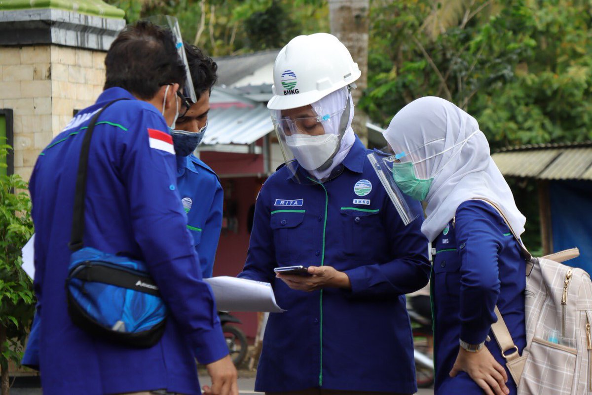 InfoHumasBMKG's tweet photo. Sabtu (13/3), Kepala BMKG melakukan survey lokasi pembangunan shelter gempabumi di wilayah DIY tahun 2021. https://t.co/OcAStevwtV