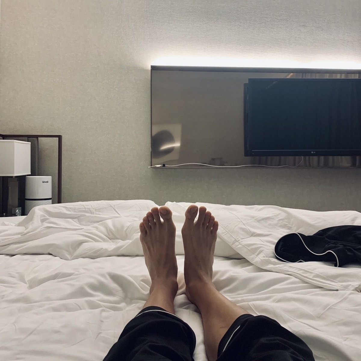 galleryofRM's tweet photo. The fact that namjoon most likely is shirtless here, cause his pajama top is laying there https://t.co/HojRhq2Fns