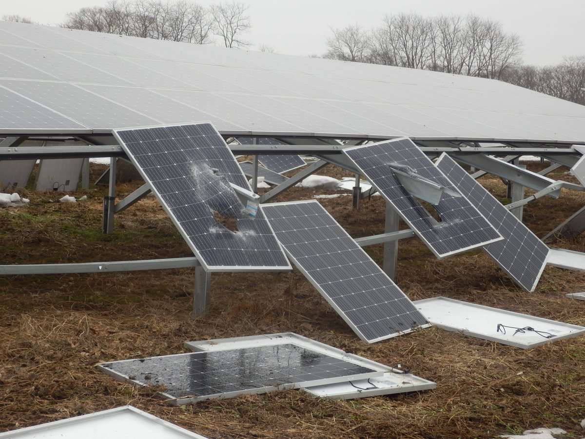 ツイッターで見た太陽光パネルが数多く壊れた画像が気になり 岩手県奥州市へ弾丸調査 損傷率約3割の地獄絵 Togetter ツイッターで見た太陽光パネルが数多く壊れた画像が気になり 岩手県奥州市へ弾丸調査 損傷率約3割の地獄絵 Togetter