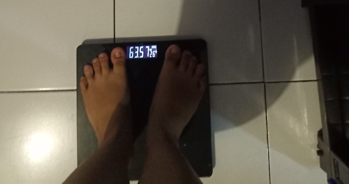 evyjulianty's tweet photo. Susah amat ke 60kg tuh 😂😂😂 https://t.co/6e82jQZXjS