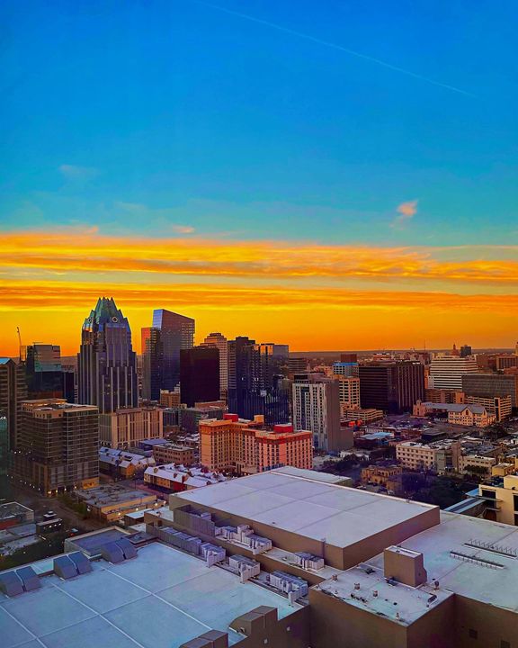 ZrmFitness's tweet image. You can find a little bit of home, no matter where you go. Austin delivering different, but awesome views. #hardwork #sunset #sunsetshots #sunsetsofinstagram #hustleandmotivate #gettingitdone #entrepreneurlife #austinsunset #texassunset #sunsethttps://www.facebook.com/zrmfitness/