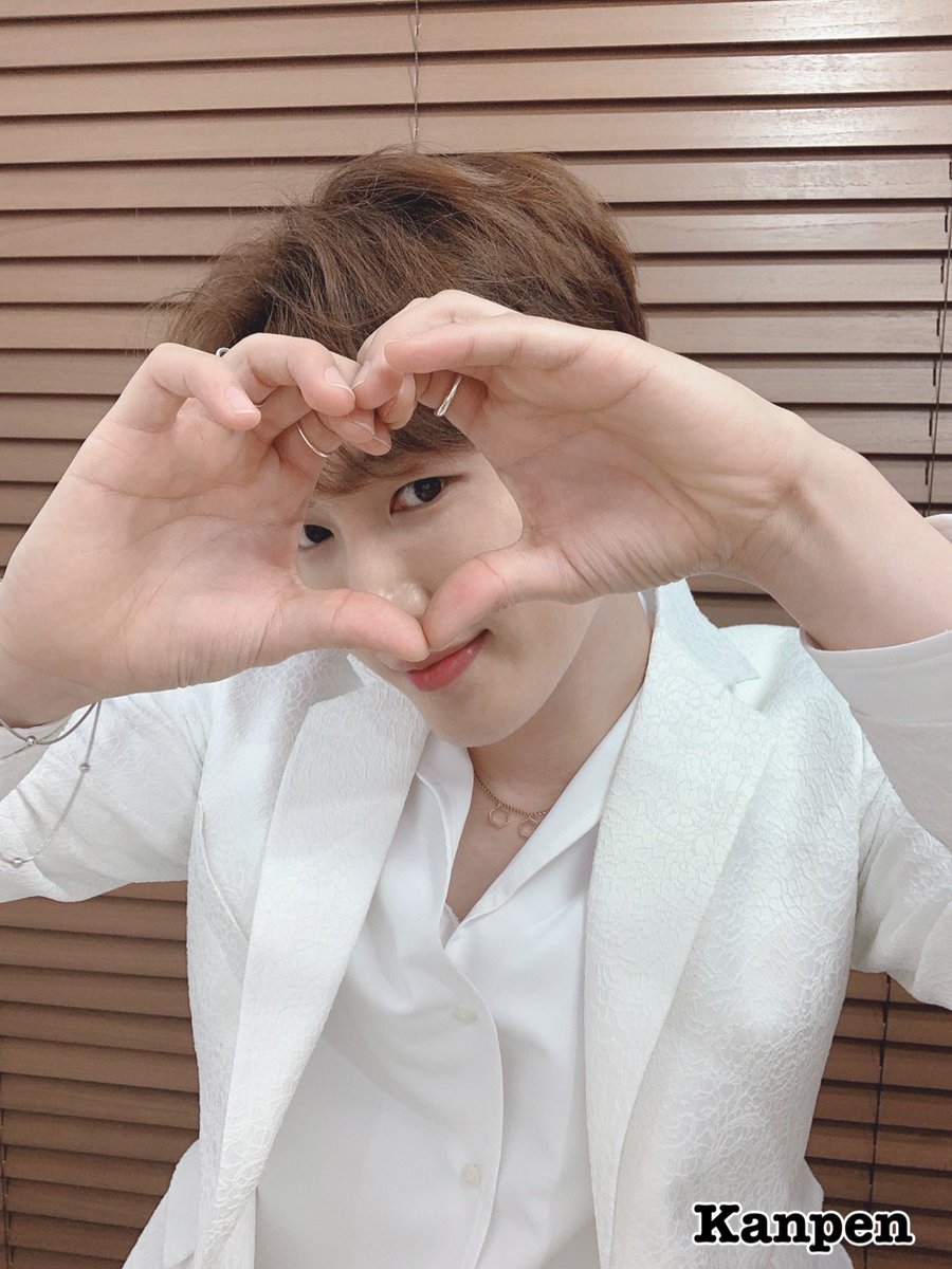 _Kanpen's tweet photo. 【NTB】
3月27日に卒業式を迎える #NTB 🌸

現在軍務についている  #ヒョビン さん🧡が入隊前撮影したオフショット到着です✨

◆どなたでも視聴可能（※無料）‼️
NTB ラストイベントは3月27日！

◆限定グッズの販売も開始！

★ラストイベント＆グッズの詳細⇒https://t.co/vJ8Zz9m3Go https://t.co/mkx2XtgMHx
