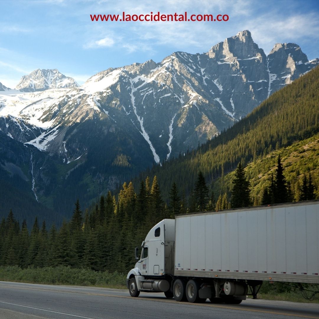 Para camiones de carga pesada
⚠️Presta atención a las señales especiales
🐌Conduce más lento
🌉Ten precaución en puentes, túneles y desniveles.
🛑Evita hacer paradas inesperadas
💁Conduce por turnos
Cotiza 👉🏻bit.ly/3qjPwMM
#segurosdeautomovil #segurosautos #seguroscarro