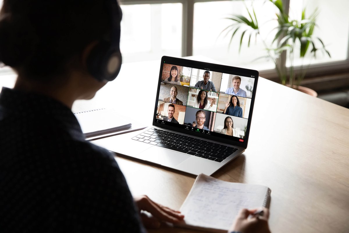 InfinigateES's tweet photo. 💡 20 principales recursos de  @Zoom  que todo usuario debe conocer
https://t.co/SpgV4sCft0  
#Zoom #Videoconferencia #Cloud #Colaboración #NuviasUC https://t.co/vZeBzUXabp