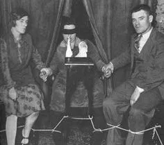 WhatsHerNamePC's tweet photo. New today!! Helen Duncan was the last person in the UK convicted of witchcraft. In 1944! Her story is one of fraud, fakery and (possibly) communications with the dead! Hear this fascinating and unexpected story with guest @MacabreLondon!👉https://t.co/59dqiSskgl #WomensHistory https://t.co/Z4GZIRNIcR