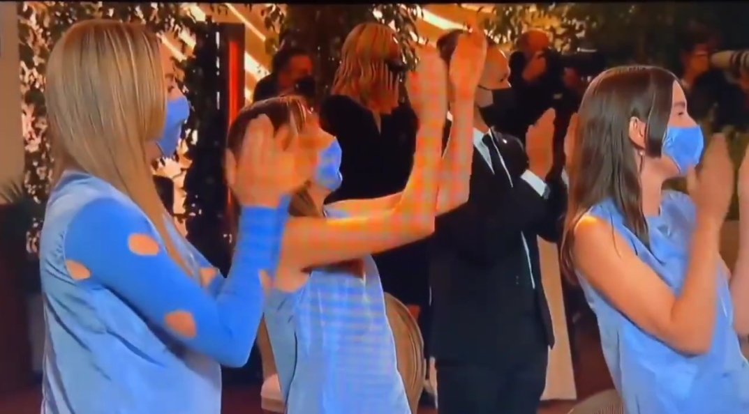 Fil_Michaels's tweet image. She won that Grammy and said "fuck yo life!", as she ripped off her mask and pulled everyone close within infecting range. What a bunch of BS. #selfish @taylorswift13 @CBS #idiots #fakemask #COVID19 #grammys2021