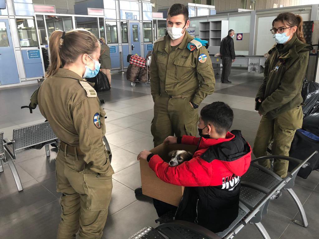 المكان: معبر إرز  المهمة: نقل طفل فلسطيني إلى غزة بعد أن تلقى علاجا طبيا في إسرائيل برفقة كلبين صغيرين تعلق بهما الطفل