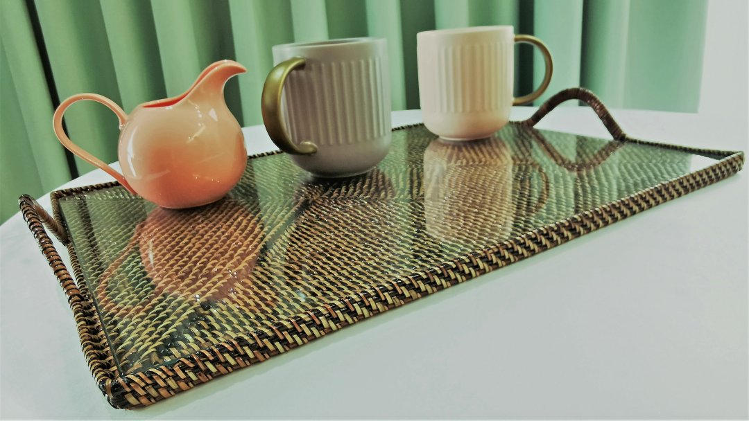 Calaisio's tweet photo. This sturdy tray features a woven diamond geometric pattern and glass bottom, perfect for the stylish entertainer.
#RectangleTray #ServingTray #GlassTray #SnackTray #GlassServingTray #RectangleGlassServingTray #GlassServingPlatters #GlassAppetizerTray #CoffeeTray https://t.co/hZgUhz6aom