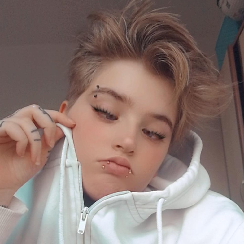 Bitchtalkhim's tweet photo. #YeniProfilResmi https://t.co/S91C2zZUu7