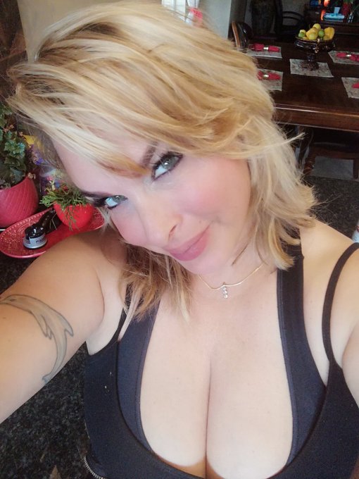 Hello hello hello https://t.co/ZWmhwBV4EO