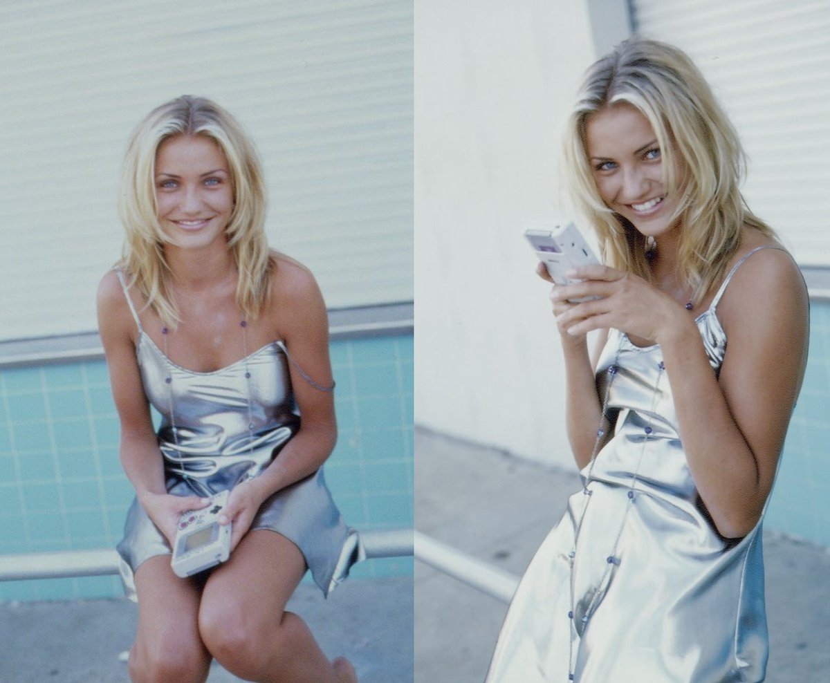 Cameron Diaz with her Gameboy

That's It. That's the Tweet. https://t.co/Bx9ZmC5OwD