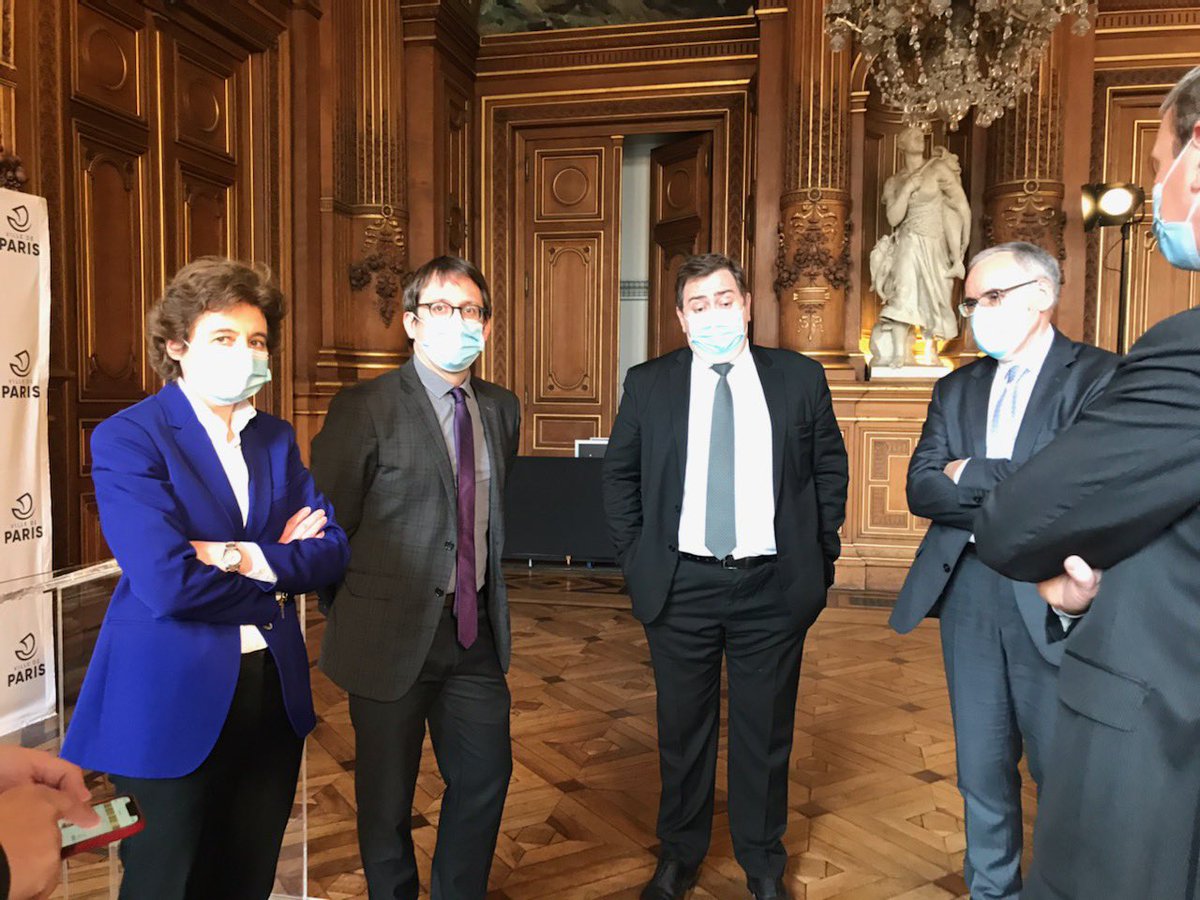 laurence_jdn's tweet photo. #5G Signature de la nouvelle Charte de téléphonie mobile, aujourd'hui, pour permettre dans les prochains jours un lancement responsable de la #5G à Paris. @OrangeIDF nous sommes impatients de démontrer la qualité de la #5G d’Orange! @fabiennedulac @nicolasguerin68 @PaulSimondon https://t.co/sxf9AT840S
