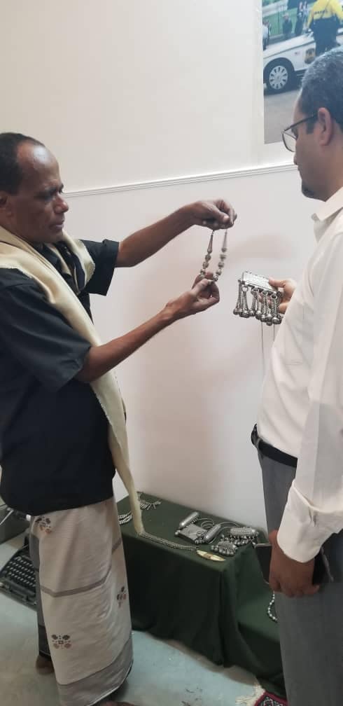 زيارة مدير عام فرع الهيئة العامة للآثار و #المتاحف - وادي #حضرموت والصحراء، الدكتور/ حسين أبوبكر العيدروس لمركز التراث للفضة الحضرمية

facebook.com/alwadyich/post…