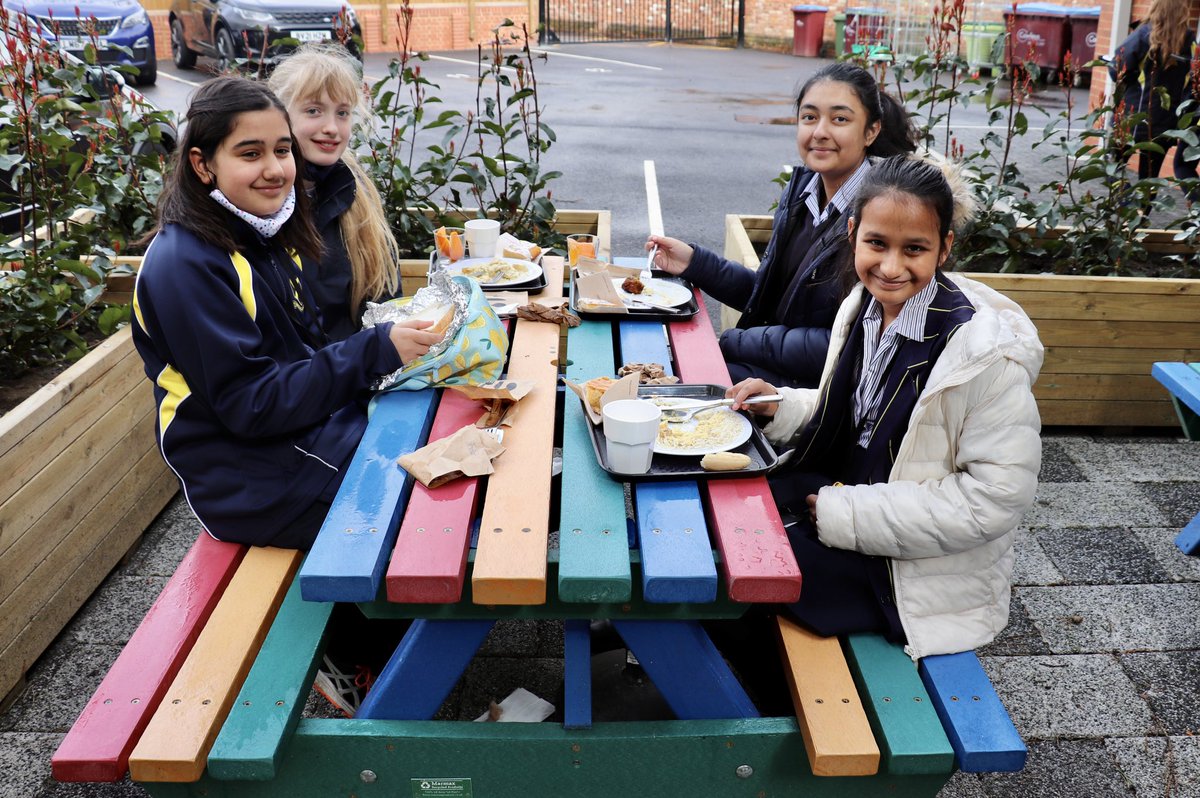 STAHS's tweet photo. So lovely to see the students back in school and enjoying a catch up over lunch.
@STAHSCatering https://t.co/uD2HRNkyV9