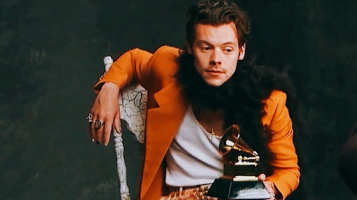 hstyIwt's tweet photo. our grammy winner https://t.co/XdKdPkD2dX