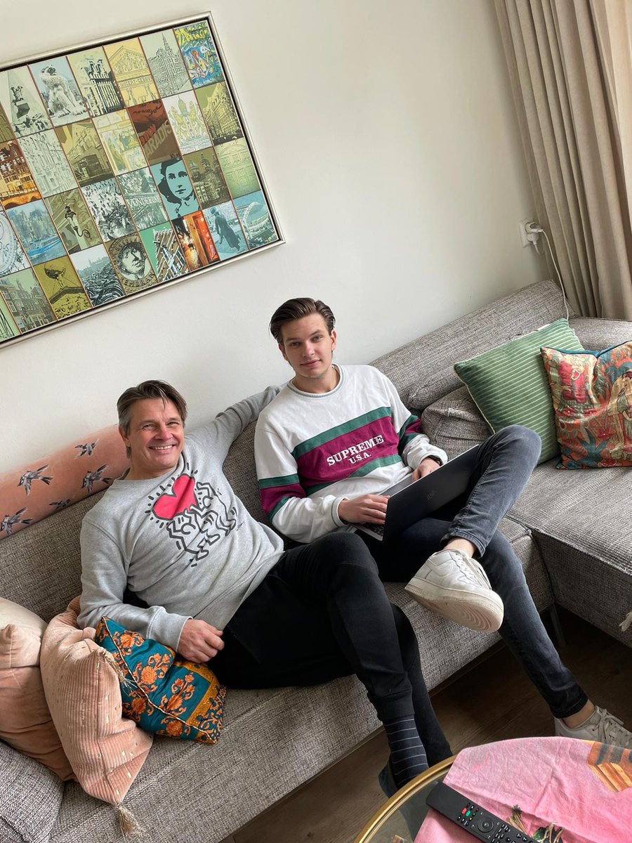 Een goed gesprek met mijn zoon Noah van der Baan over zijn toekomst. Wat wilt hij doen en bereiken! Sinds februari loopt Noah #stage en maakt onderdeel uit van mijn #Trainingsburo <a href="/buroacting/">Rinco van der Baan van Buro Acting</a> . 

Bijzonder zo samen op de bank om de Weekplanning door te nemen. 

#vaderenzoon