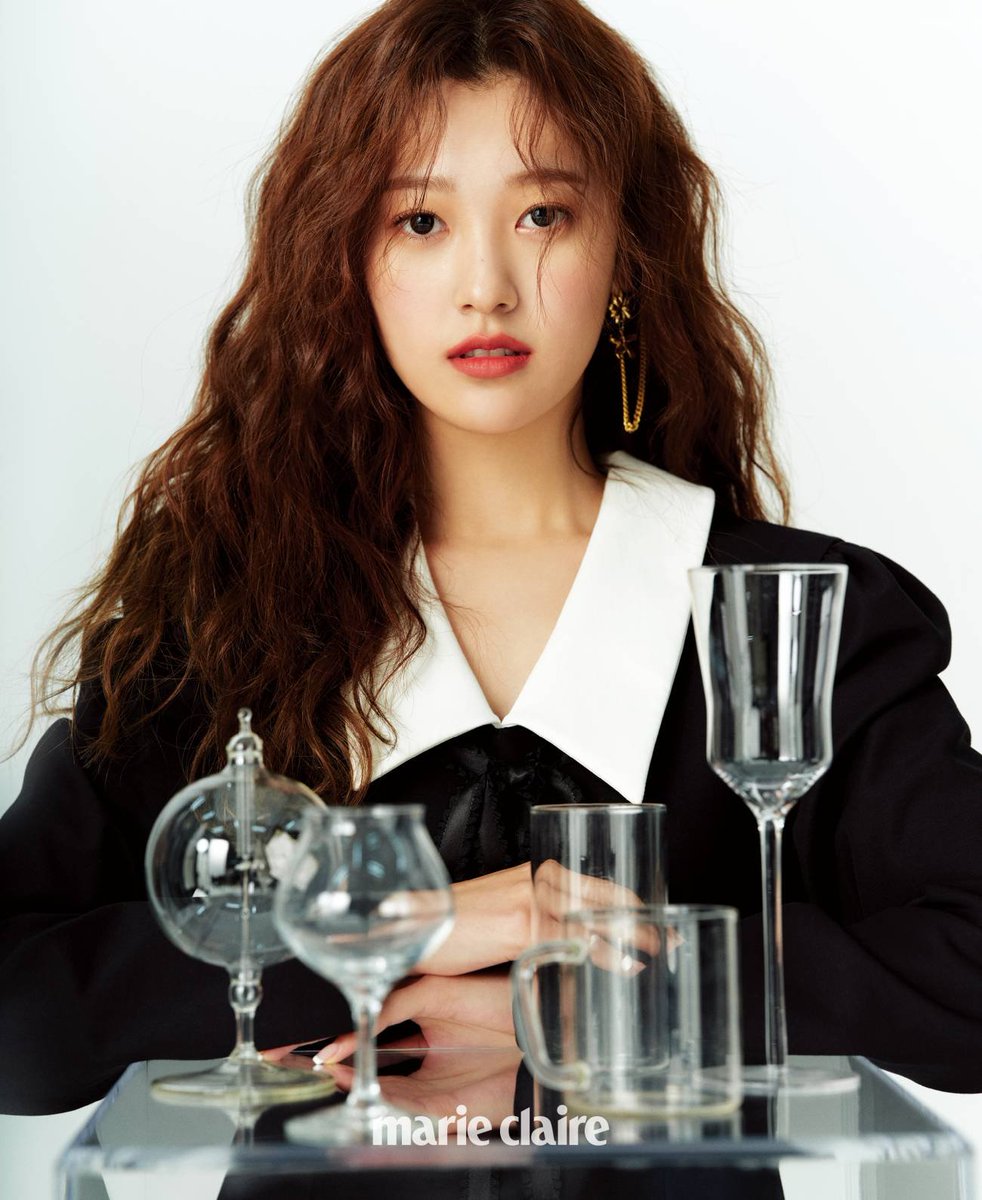 ZuseFashionBook's tweet photo. CHOERRY &amp; CHUU FOR MARIE CLAIRE KOREA: https://t.co/4HFOyZEzFf https://t.co/1CoLI4sLyH