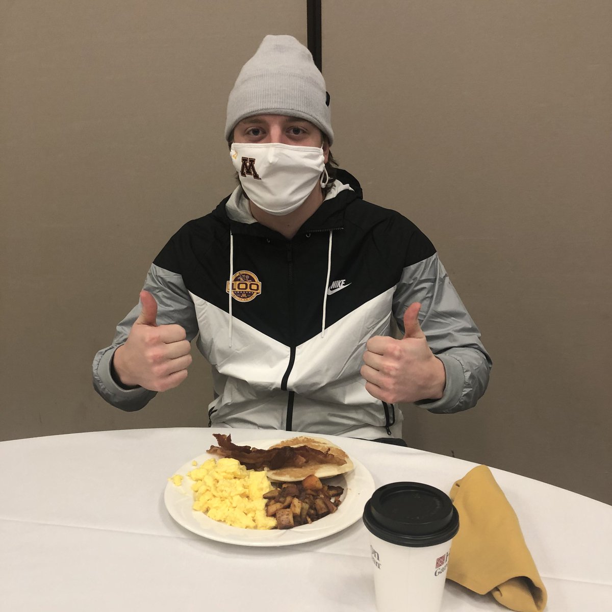 GopherHockey's tweet image. Don’t worry, #Gophers...we made sure to get Brodzy his eggs this morning! 

🍳📝: z.umn.edu/6qje