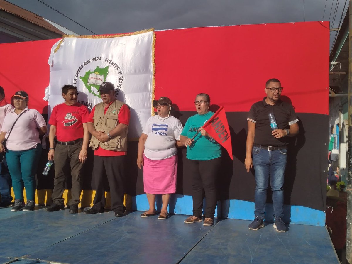 #FelizLunes Aquellos que educan bien a los niños merecen recibir más honores que sus propios padres, porque aquellos sólo les dieron vida, éstos el arte de vivir bien.

#SeguimosCambiandoNicaragua
#NiUnPasoAtras