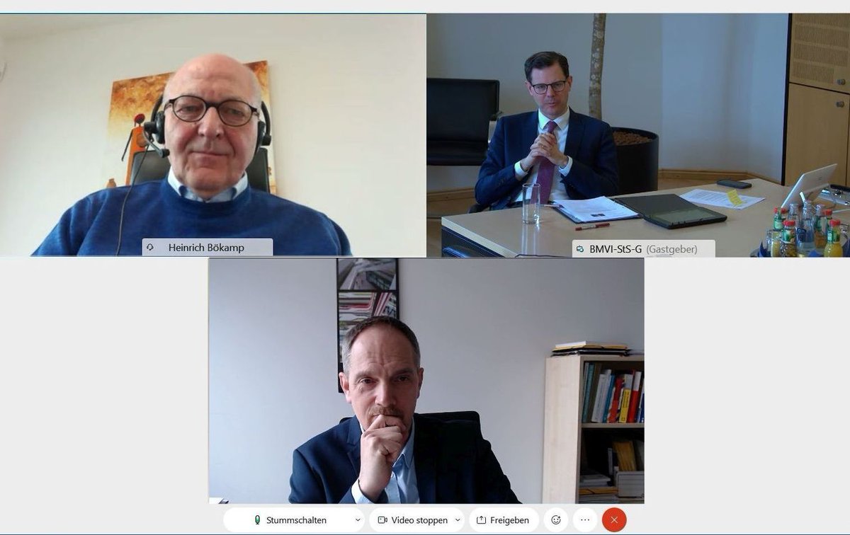 BIngKonline's tweet photo. Heute guter Austausch mit BMVI-Staatssekretär Dr. #Güntner zu den Herausforderungen im Infrastrukturbereich, gemeinsamen Projekte und die HOAI. Weitere Infos: https://t.co/L368q9DF7w;
@BMVI , @AutobahnGmbH, @deutschebahn, #HOAI, #DBBP, #Ingenieure https://t.co/A84NfGaXeG
