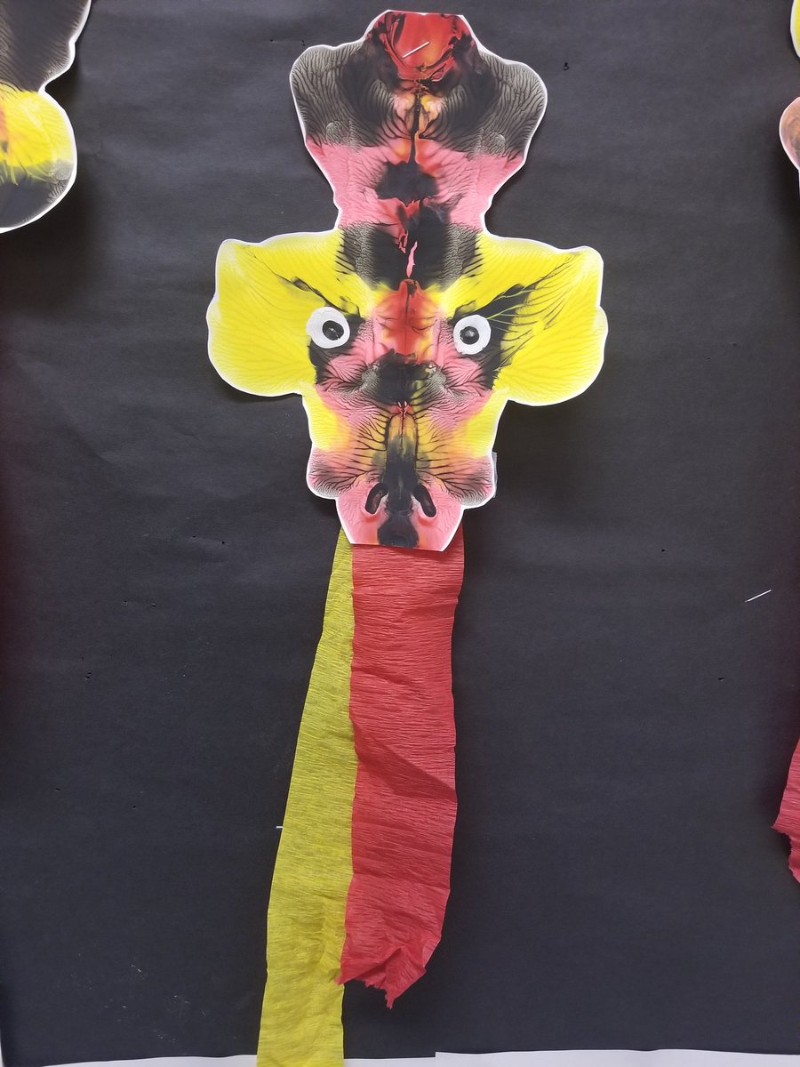 RTHall2011's tweet photo. One of our our fiercest looking dragons that we made for our Chinese New Year celebration! #HallsHeroes https://t.co/6PiiH99hfa