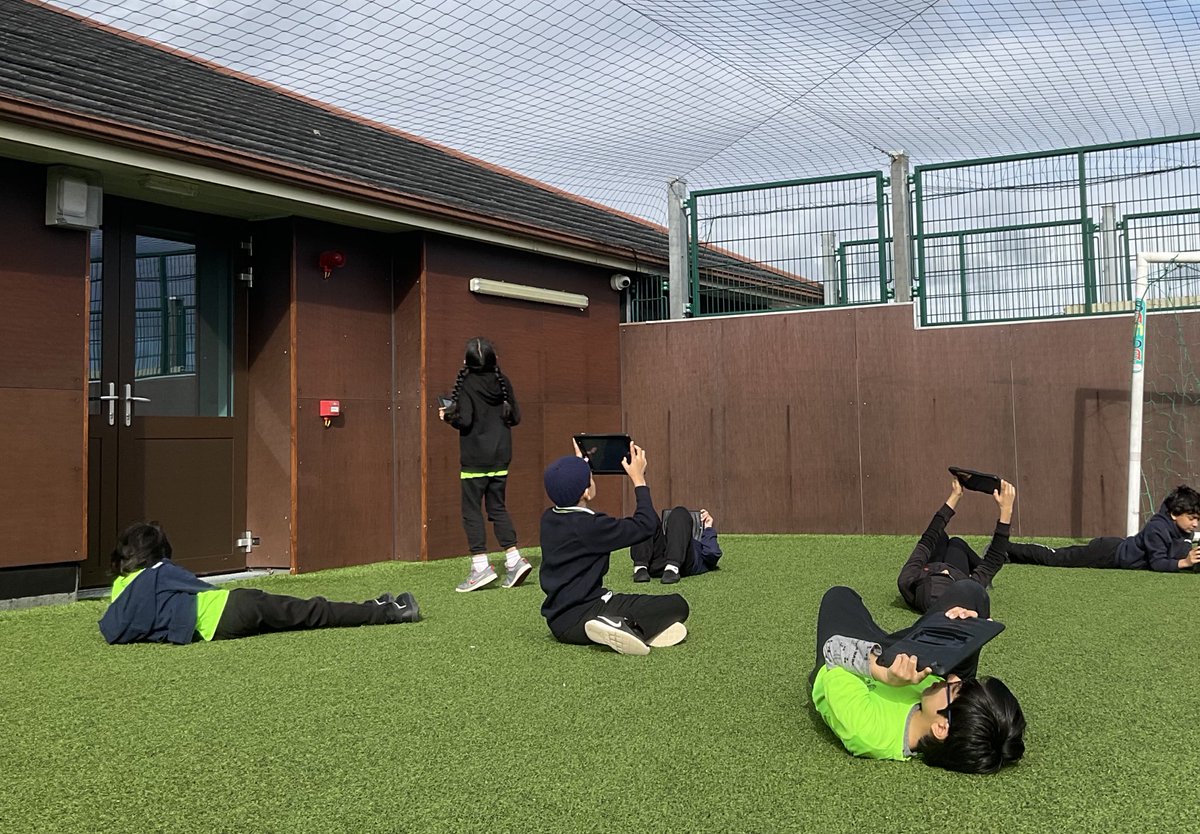 MrRColey's tweet image. We’re so excited for our #BritishScienceWeek topic. We’re starting with investigating the different types of clouds. How many different clouds can you name? #cloudgame #BSW21 @AbolarinTseni