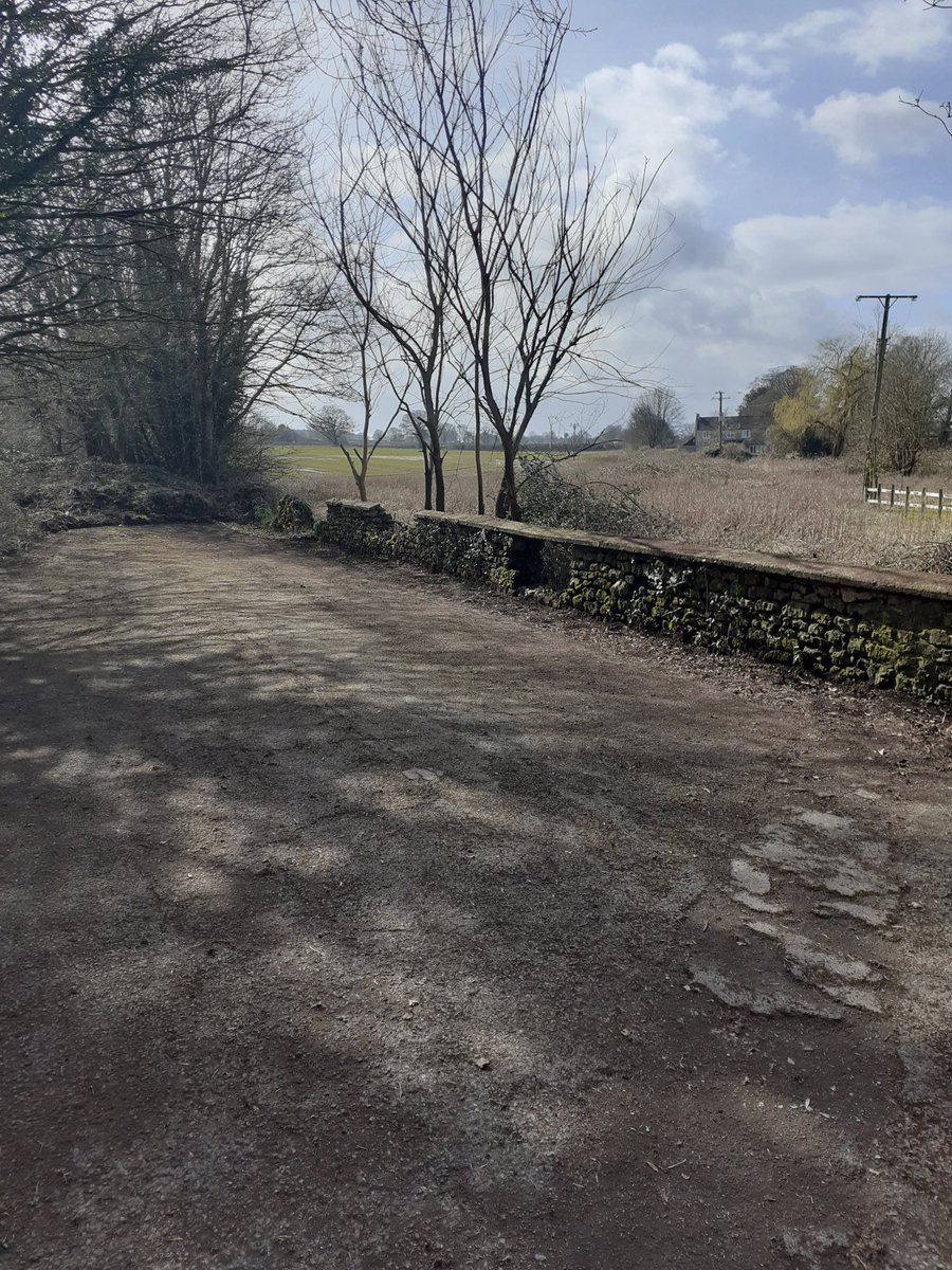 #CommunityPayback - Fantastic day clearing car park at #Norton Methodist Church. Service Users worked hard in very overgrown environment with great result. JH/pe