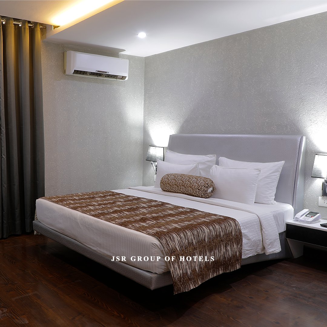 HotelsJsr's tweet photo. Lavish hotel rooms at JSR Group of Hotel.
.
.
#hotelrooms #luxurybusinesshotel #hotellife #globalcaptures #luxeliving #fatalframes #bed #comfortablestay #staycation #luxuryhotelexperience @luxuryhotelsworld @hotelsandresorts https://t.co/3v88fpJarT