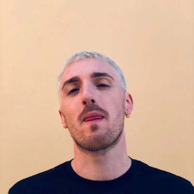 Simma_7's tweet photo. Stamm bellca giacc e pell, I’m back on Twitter #NuovaFotoProfilo https://t.co/TehiZYHKZR
