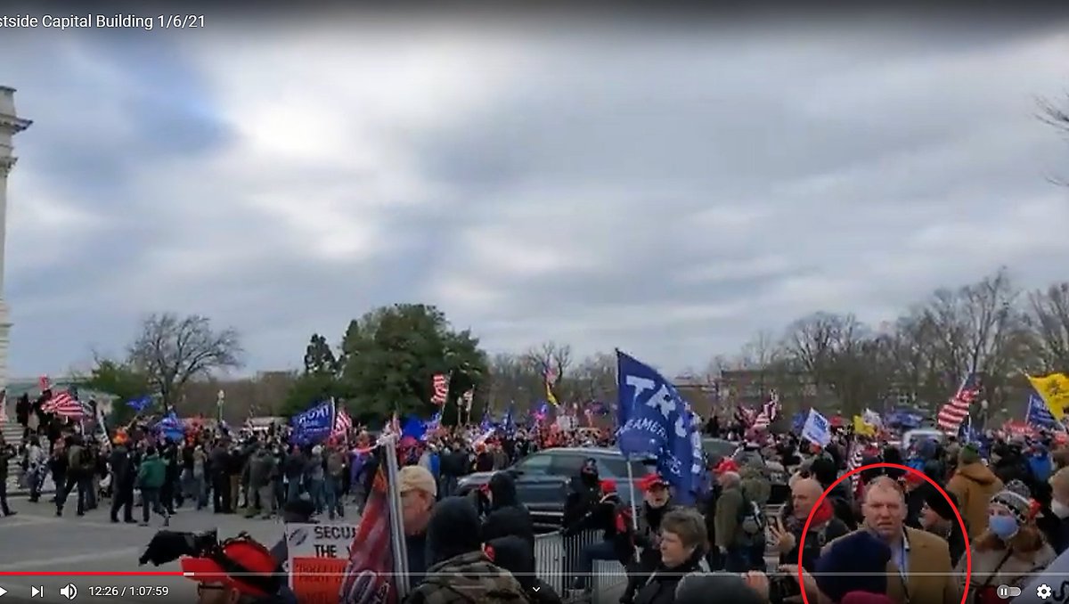 DianthaSol's tweet photo. #VIPCamel Jason Jones, of Movie to Movement, (and supposed human rights orgs), strolls by as police line is forced through, then walks through the breach seconds later. He then LEADS the mob as cops run to the E steps.
At 12:20 https://t.co/jYgTcZ8adC https://t.co/ZvSVECMo2D 2/2 https://t.co/BhDV6ECXel