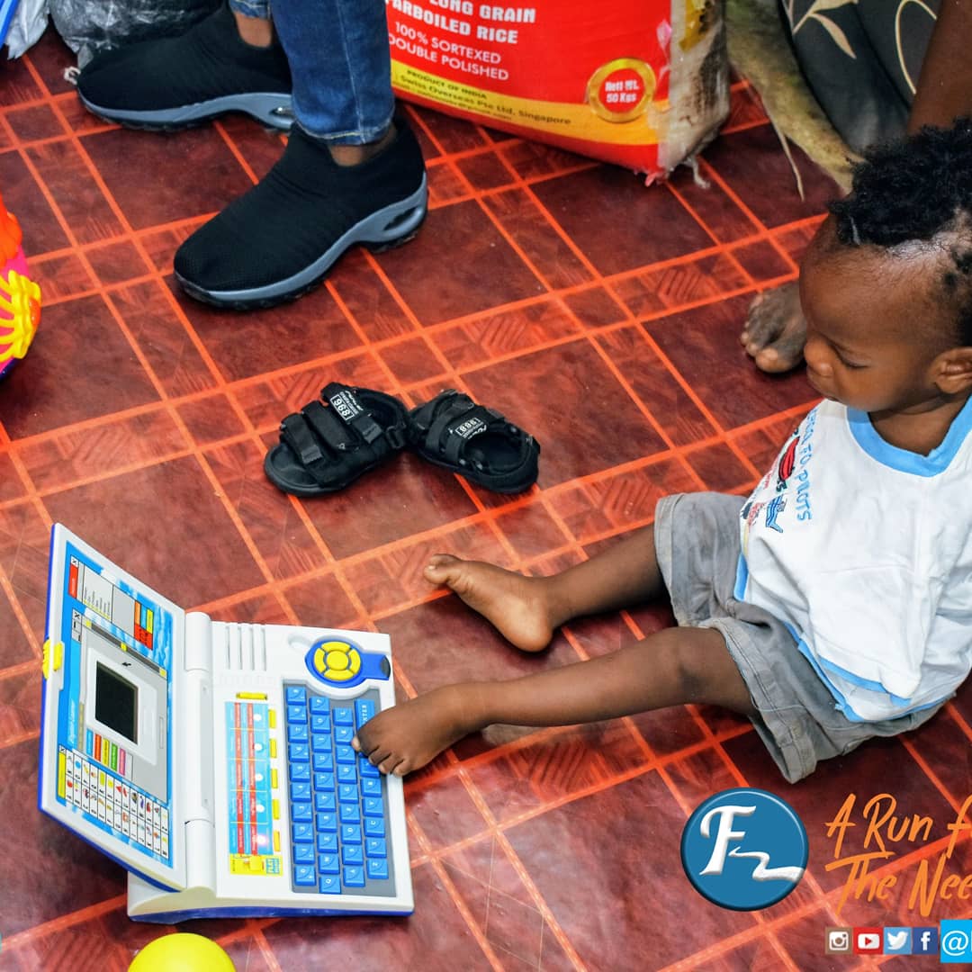 Freshwatersfdn's tweet photo. Disability is not equal to Inability.
Shindara was born in Ekiti with a congenital birth defect called Amelia (absence of limbs).

Thus, he has special needs, unusual of other kids of his age. 
FAYF team has decided to raise funds for his welfare, mental and physical development. https://t.co/RdYM03fCfV